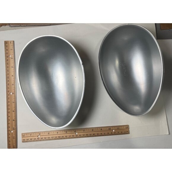 Wilton 1971 Holiday Pan Easter Egg Cake Mold With Instructions & Decor Ideas C30 - Picture 2 of 6